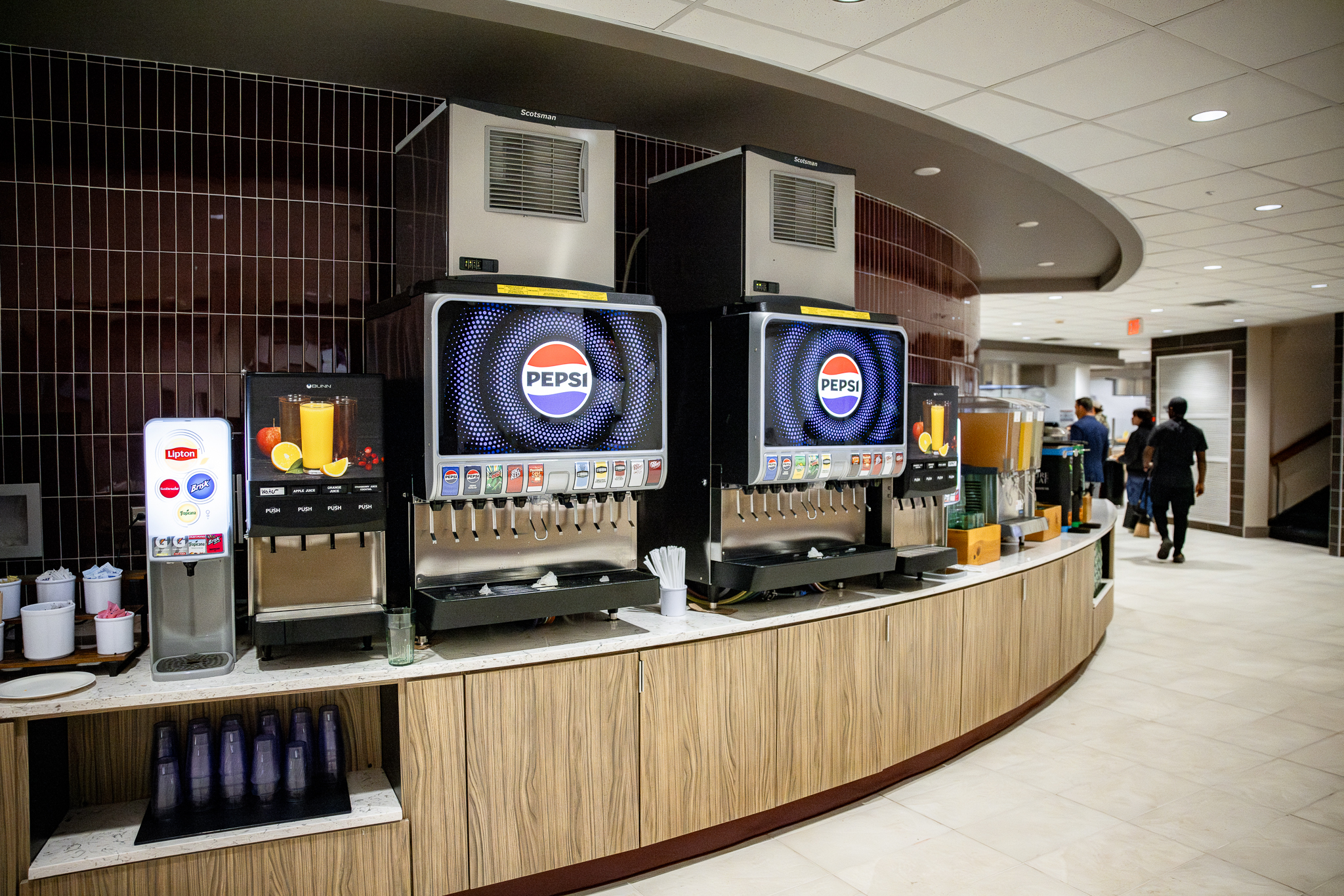 Cafeteria drink station